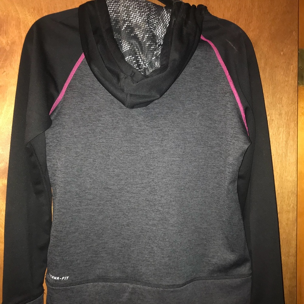 Nike Sweatshirt - Picture 2 of 3